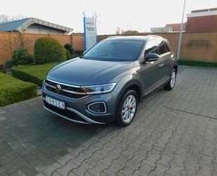 VW Volkswagen T-Roc Style DSG +ACC+AHK+APP+eHeckkl.+I Gebrauchtwagen