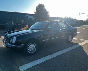 Mercedes-Benz Mercedes-Benz E 200 ELEGANCE - Automatik - Leder - Gebrauchtwagen