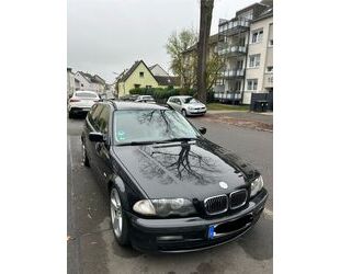 BMW BMW 320i Kombi Gebrauchtwagen