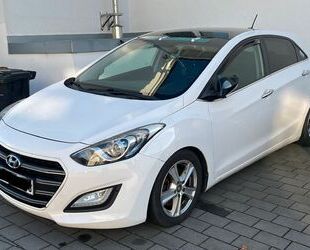 Hyundai Hyundai i30 1.6 GDI Panoramadach/Kamera/KeylessGo Gebrauchtwagen