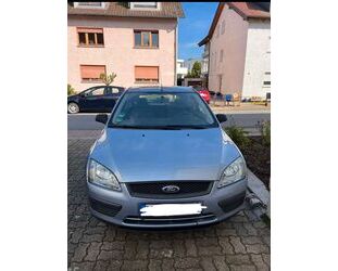 Ford Ford Focus 1,4 Ambiente Ambiente Gebrauchtwagen