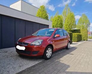 Ford Ford Fiesta 1,4 16V Ambiente Ambiente Gebrauchtwagen