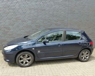 Peugeot Peugeot 307 1,6 Epok Klimautomatik+Teilleder Gebrauchtwagen