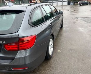 BMW BMW 318d Touring Navi M Multilenkrad Xenon PDC Gebrauchtwagen