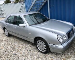 Mercedes-Benz Mercedes-Benz E 220 D AMG Paket W210-Leder Grau-AM Gebrauchtwagen