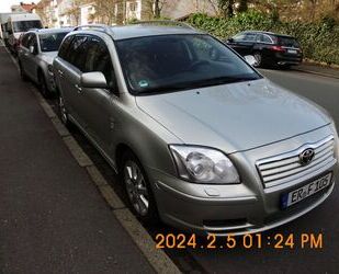 Toyota Toyota Avensis Combi Executive 2,2-l-D-CAT Executi Gebrauchtwagen