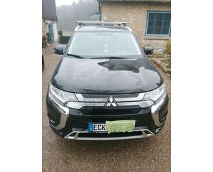 Mitsubishi Mitsubishi Outlander 2.4 MIVEC PLUG-IN HYBRID 4WD Gebrauchtwagen