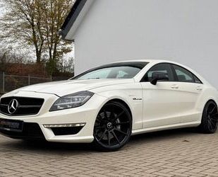 Mercedes-Benz Mercedes-Benz CLS 63 AMG V8 LEDER LED NAVI 4x KLIM Gebrauchtwagen