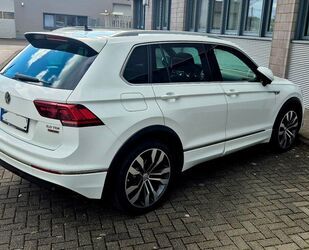 VW Volkswagen Tiguan 2.0 TDI DSG Allrad*3x R-Line*Pan Gebrauchtwagen