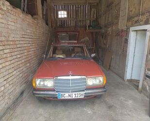 Mercedes-Benz Mercedes-Benz W123 230E T- Modell, ohne Dachreling Gebrauchtwagen