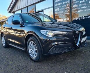 Alfa Romeo Alfa Romeo Stelvio Business Q4 - AHK - 8 x ALU Gebrauchtwagen