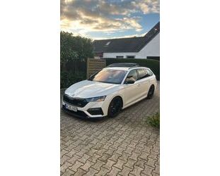 Skoda Skoda Octavia 2.0 TSI DSG COMBI RS Pano Canton AHK Gebrauchtwagen