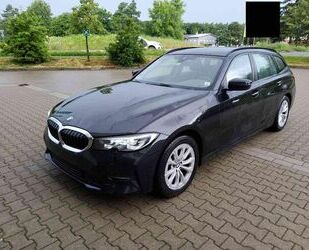 BMW BMW 318dA Touring Advantage LED NAvi 1. HAnd Gebrauchtwagen