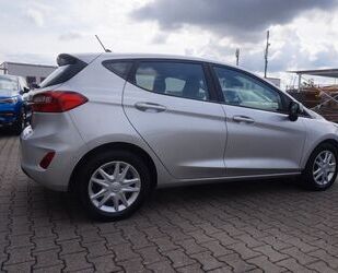 Ford Ford Fiesta NAVi*KLIMA*PDC*TEMP*SPURASISTEN*ALLWET Gebrauchtwagen