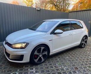 VW Volkswagen Golf 7 GTI *DSG *Voll Scheckheft *99TKM Gebrauchtwagen