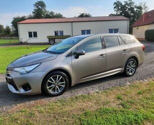 Toyota Toyota Avensis 1,6-l-D-4D Touring Sports - Gebrauchtwagen