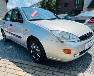 Ford Ford Focus Lim. Ghia Gebrauchtwagen