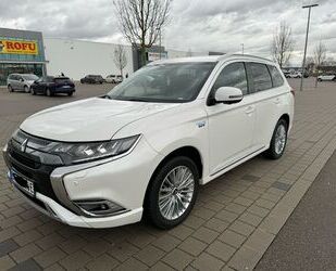 Mitsubishi Mitsubishi Outlander 2.4 MIVEC PLUG-IN HYBRID 4WD Gebrauchtwagen