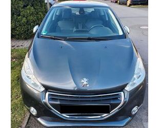 Peugeot Peugeot 208 1.2 Allure, gepflegt, ein Besitzer Gebrauchtwagen