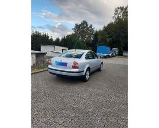 VW Volkswagen Passat 1.6 Trendline Trendline Gebrauchtwagen