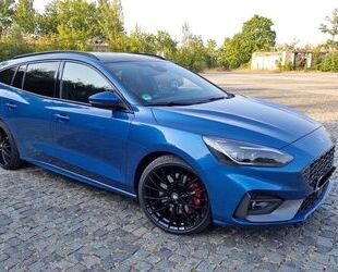 Ford Ford Focus Turnier ST Performance Panorama Gebrauchtwagen