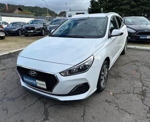 Hyundai Hyundai i30 cw *Automatik+Navi+Kamera+Scheckheft+E Gebrauchtwagen