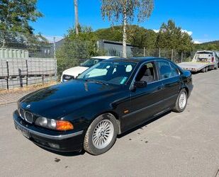 BMW BMW 523i Limousine Klima 1.Hand Rentnerfahrzeug Gebrauchtwagen