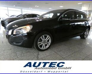 Volvo Volvo V60 Kombi Momentum 2.0 NAVI+XENON Gebrauchtwagen