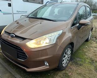 Ford Ford B-MAX 1,6 TDCi Titanium*AHK*Pano* Gebrauchtwagen