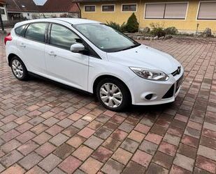 Ford Ford Focus 1,0 EcoBoost 74kW Ambiente Ambiente Gebrauchtwagen