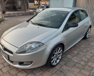 Fiat Fiat Bravo 1.4 16V MultiAir Turbo Start&Stopp Spo. Gebrauchtwagen