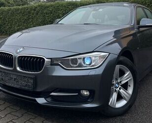 BMW BMW 320d Touring Sport Line XENON HEAD UP PDC NAVI Gebrauchtwagen