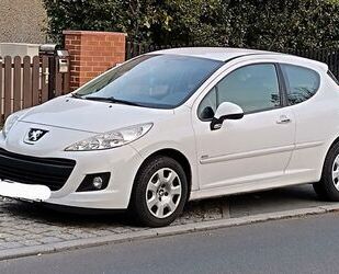 Peugeot Peugeot 207 98G HDi FAP 90 98G Gebrauchtwagen