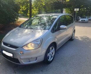 Ford Ford S-MAX*2.0TDi*Ambiente*1.Hand*Leder*Klima*TÜV Gebrauchtwagen