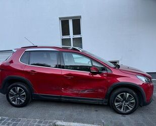 Peugeot Peugeot 2008 Style PureTech 110 EAT6 Panorama 77 T Gebrauchtwagen