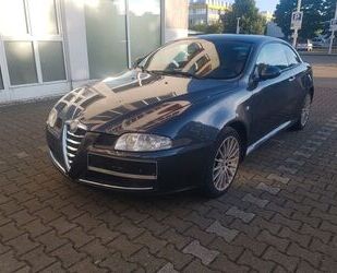 Alfa Romeo Alfa Romeo GT 2.0 16V JTS Distinctive KLIMAAUTOMAT Gebrauchtwagen