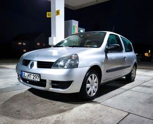 Renault Renault Clio II *TÜV NEU* *KLIMA* *8FACH* Gebrauchtwagen