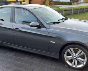 BMW BMW 320i -Navi, AHK, Klima Gebrauchtwagen