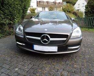 Mercedes-Benz Mercedes-Benz SLK 200 Harman Kardon Leder Navi DVD Gebrauchtwagen