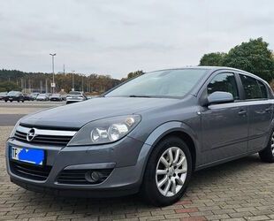 Opel Opel Astra 1.8 Cosmo Vollausstattung Gasanlage TÜV Gebrauchtwagen