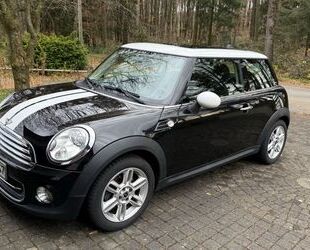 Mini MINI Cooper 1.6 R56 122PS TÜV01/26 PANO*NAVI*MFL Gebrauchtwagen