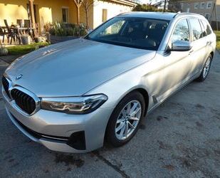 BMW BMW 530d Touring A+Leder+LED Li+RFK+Lenk heiz+Stan Gebrauchtwagen