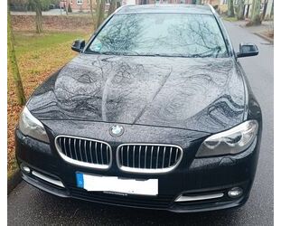 BMW BMW 520d Touring Automatik/Panorama/AHK/NAVI Gebrauchtwagen