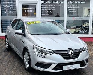 Renault Renault Megane IV Lim. 5-trg. 1,2 Play~31270Km~Shz Gebrauchtwagen