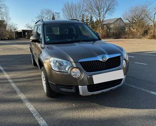 Skoda Skoda Yeti 2.0 TDI 4x4 140 PS AHK 8-fach Allrad Di Gebrauchtwagen