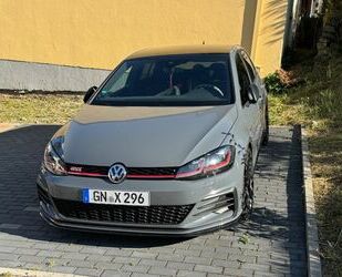 VW Volkswagen Golf 2.0 TSI GTI TCR *AKRA*SHZ*SCHECKHE Gebrauchtwagen