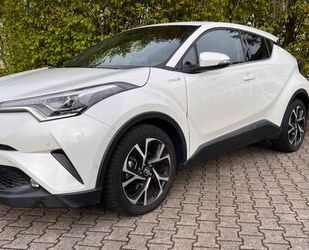 Toyota Toyota C-HR 1.8-l-VVTi Hybrid Team Deutschland Tea Gebrauchtwagen