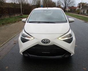 Toyota Toyota Aygo AYGO x-play ~KLIMA~SITZHZG~TEMP~PDC~ Gebrauchtwagen