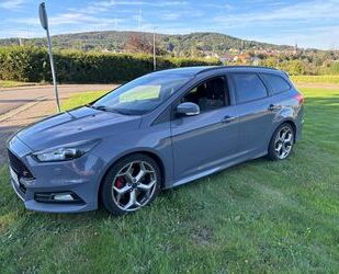 Ford Ford Focus ST Turnier TÜV NEU Gebrauchtwagen