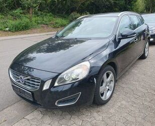 Volvo Volvo V60 Kombi Summum, Automatik, Leder, Xenon Gebrauchtwagen